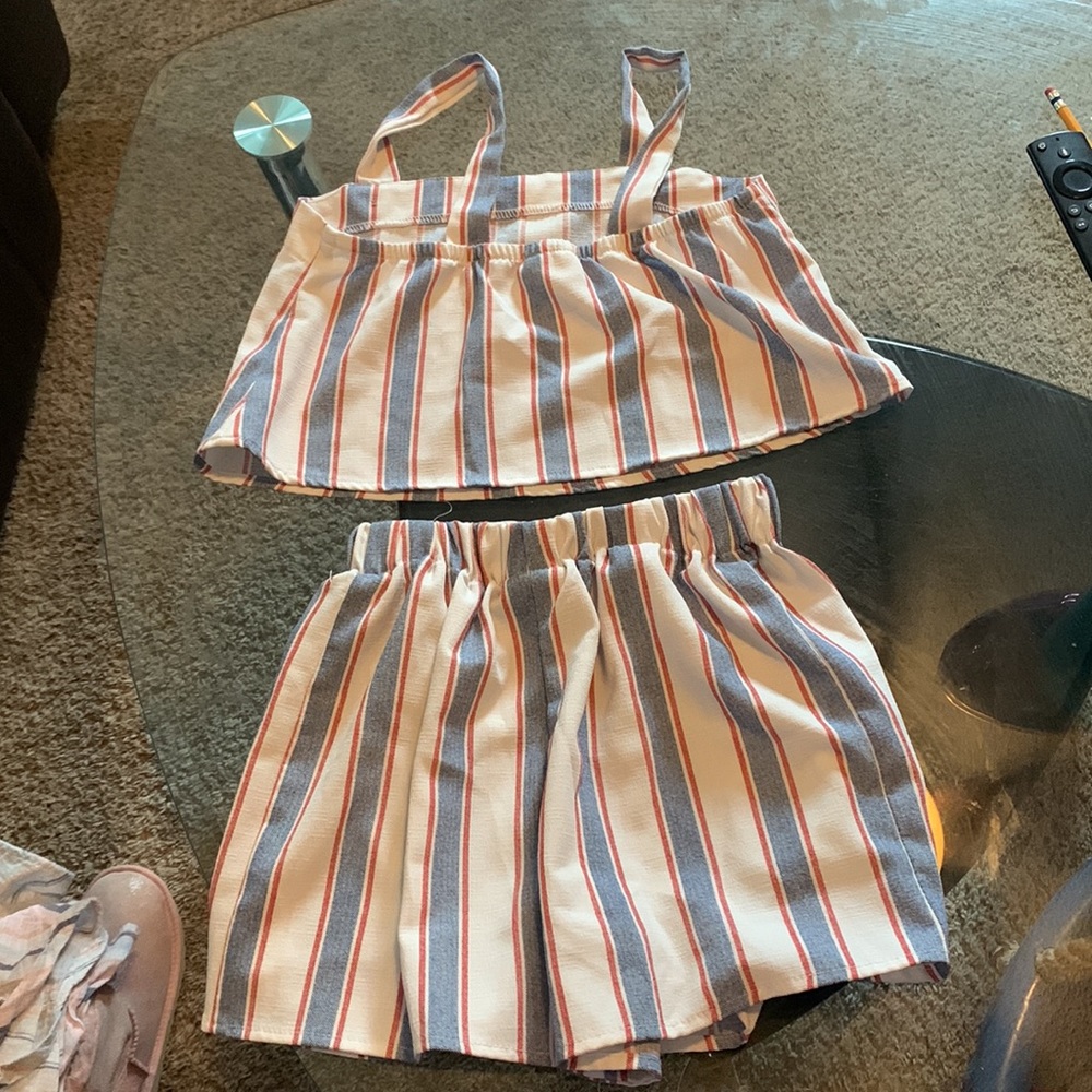 Outfit - Picture 2 of 4